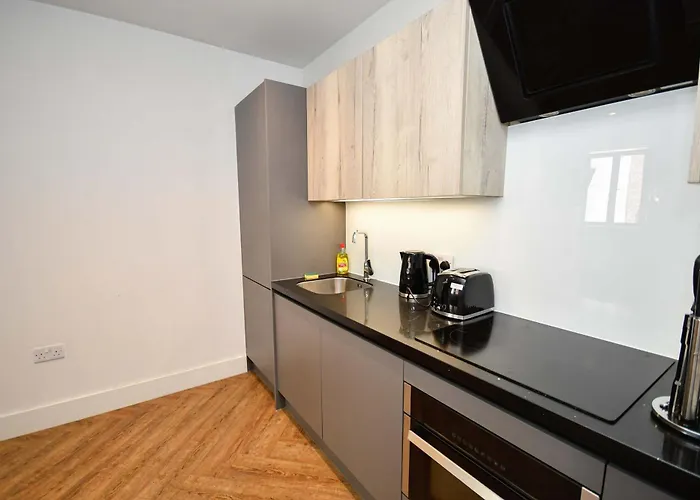 Sleek 2bed Flat In W Security Daire