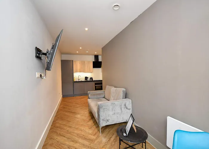 Sleek 2bed Flat In W Security Daire *