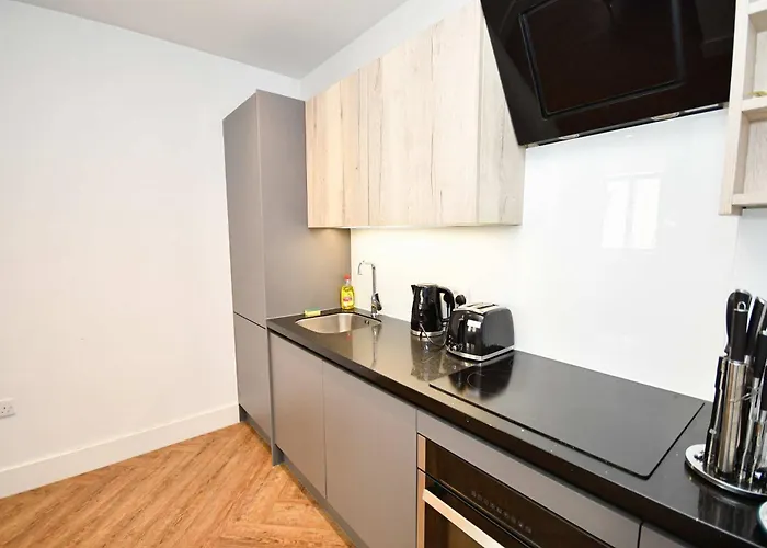 Daire Sleek 2bed Flat In W Security