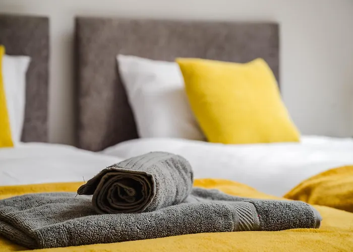 Stylish 4 Bedroom With Wifi, Free Parking And Close To Old Trafford Apartamento