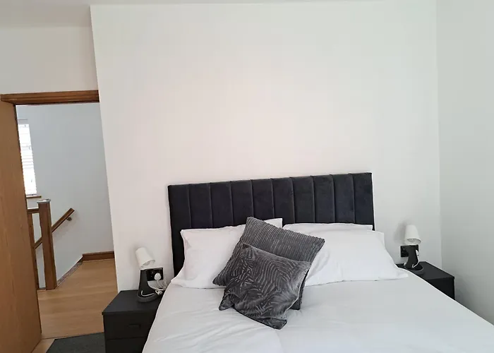 Grand Stretford * Manchester