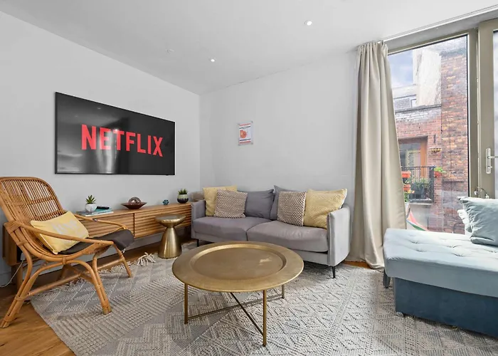 Stunning Luxury Townhouse In Centre Of Feriehus