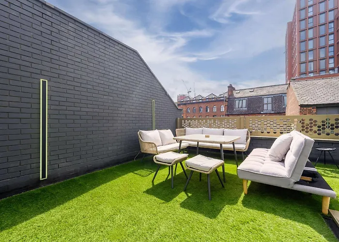 Stunning Luxury Townhouse In Centre Of * Manchester