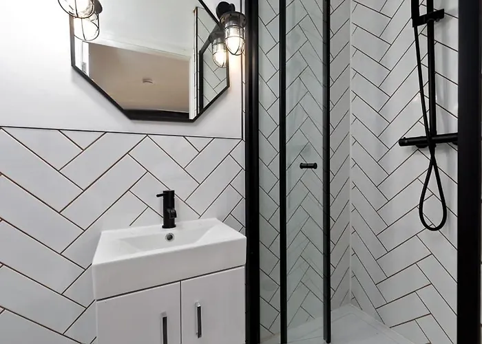 Free Parking The Quays- Sleeps 8 By Genesis Living