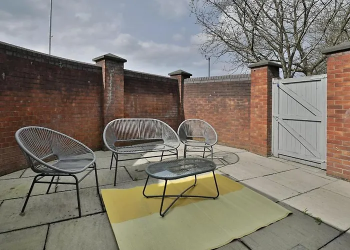 Free Parking The Quays- Sleeps 8 By Genesis Living * Manchester