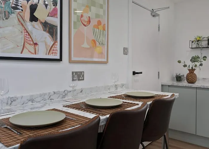 Free Parking The Quays- Sleeps 8 By Genesis Living Semesterbostad *