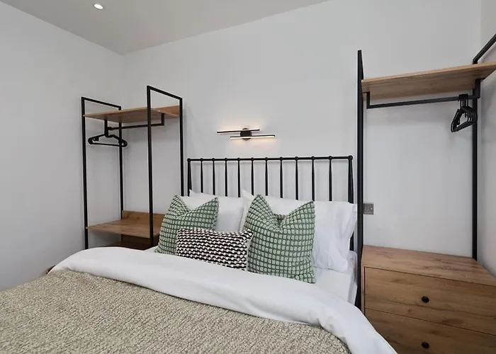 Free Parking The Quays- Sleeps 8 By Genesis Living Semesterbostad Manchester