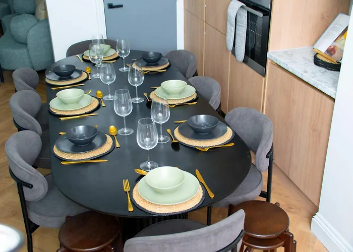 펜션 Sleeps 14 The Old Trafford Family Zen By Genesis Living 맨체스터