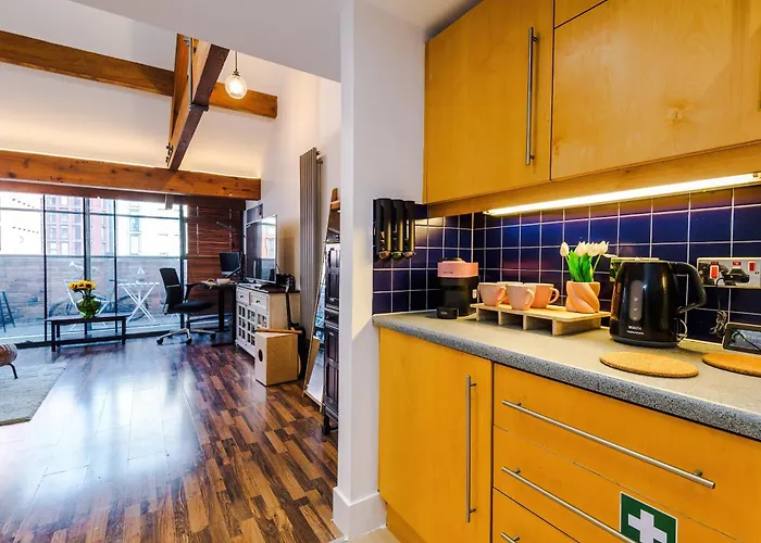 Mcr 2br 2ba, Parking, Wifi, Full Kitchen Daire *