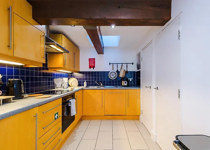 Mcr 2br 2ba, Parking, Wifi, Full Kitchen Manchester