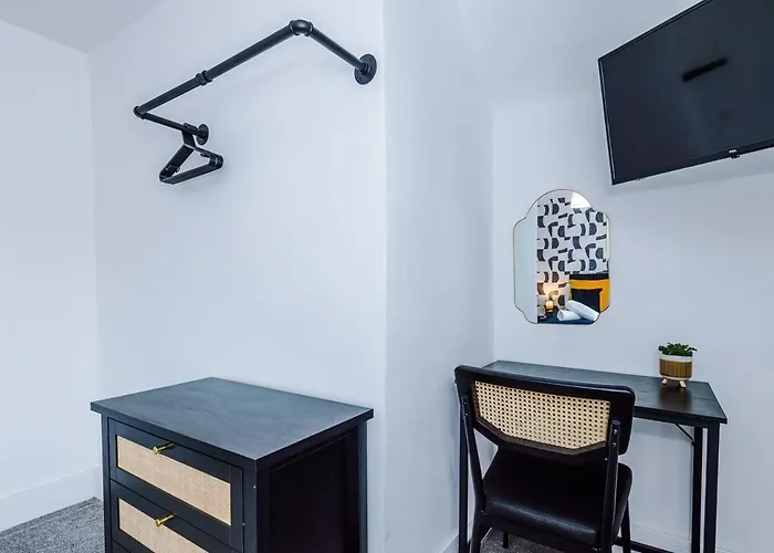 3br Fully-equipped House With Free Wifi & Parking * 曼彻斯特