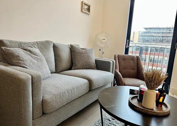 Cute 1 Bed Duplex With Balcony