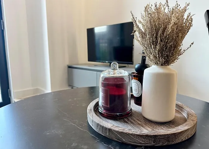 Cute 1 Bed Duplex With Balcony * Manchester