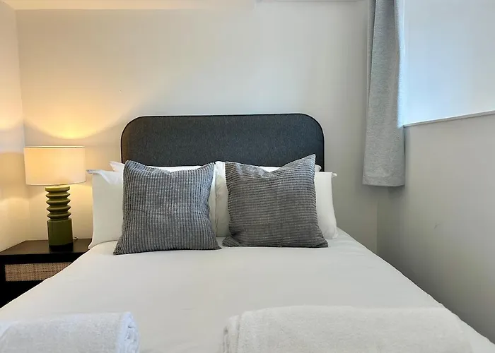 Cute 1 Bed Duplex With Balcony Apartment Manchester