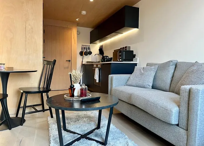 Cute 1 Bed Duplex With Balcony Apartment Manchester