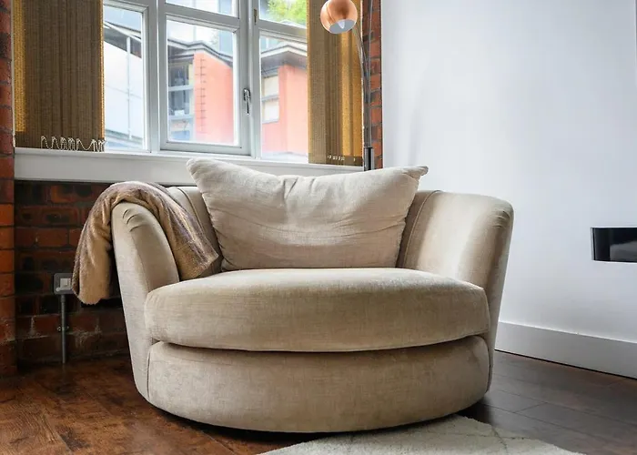 Two Bedroom By Brookland Serviced Short Lets With Free Wifi شقة مانشستر