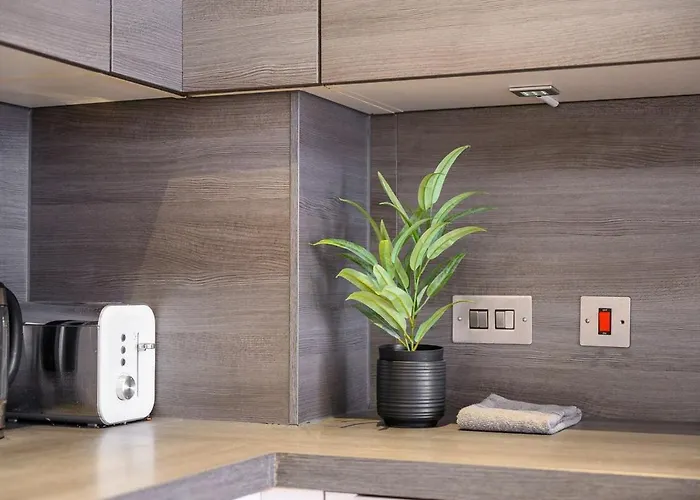 شقة Two Bedroom By Brookland Serviced Short Lets With Free Wifi مانشستر