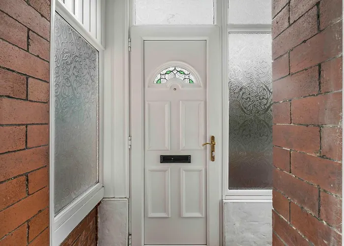 Guestready - Charming In Vibrant Levenshulme 4*