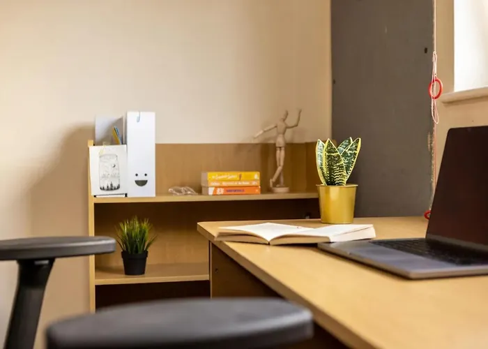 John Lester And Eddie Colman Courts In Salford * مانشستر