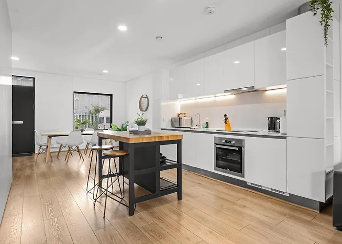 Large Townhouse 5 Beds With Two Parking Spaces - Centre Appartement