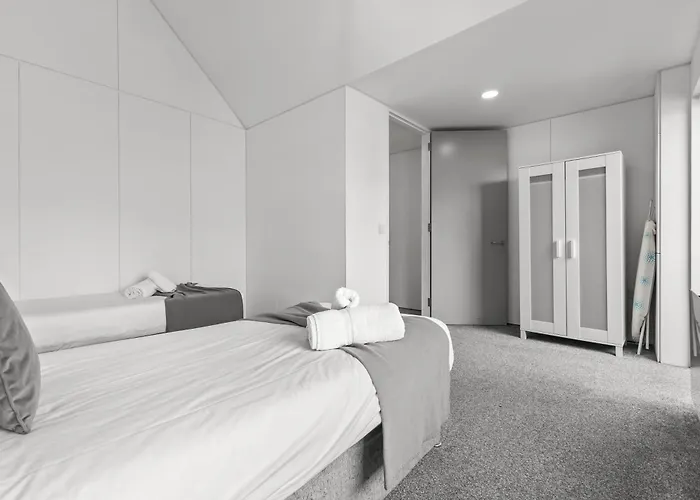 Large Townhouse 5 Beds With Two Parking Spaces - Centre Appartement