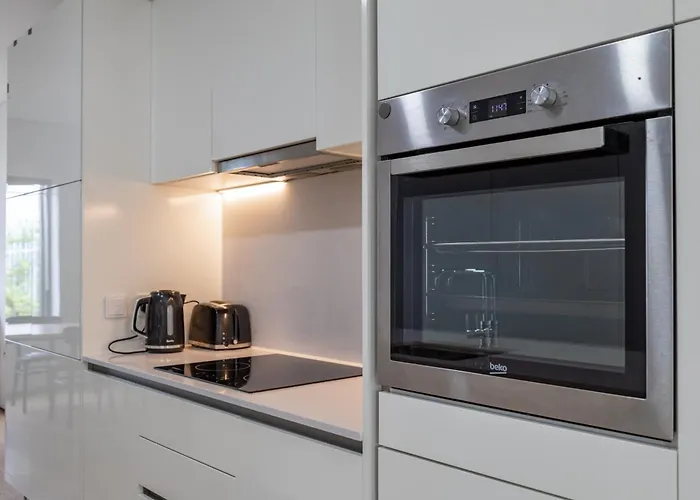 Large Townhouse 5 Beds With Two Parking Spaces - Centre