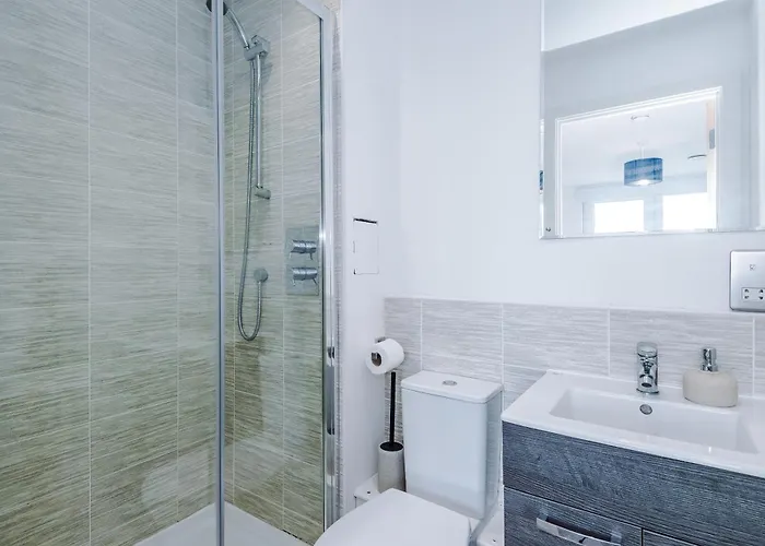 2br Flat In Salford, Modern, Centre, Wifi, Kitchen 公寓