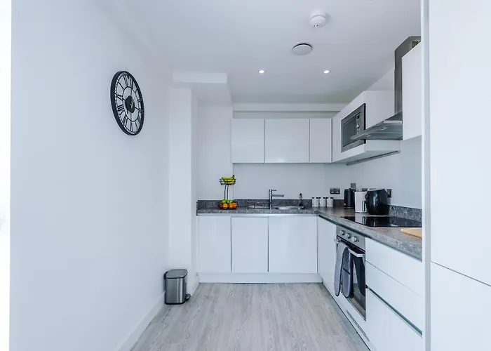 2br Flat In Salford, Modern, Centre, Wifi, Kitchen 公寓