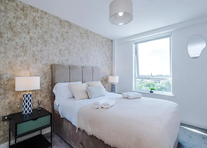 2br Chic And Stylish In Salford, Wifi, Kitchen, Parking With View * Mánchester