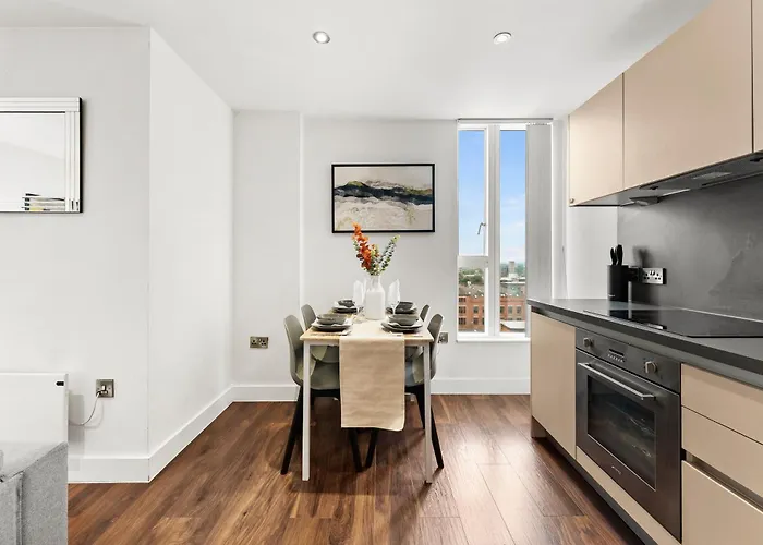 The Artists Hideaway - *