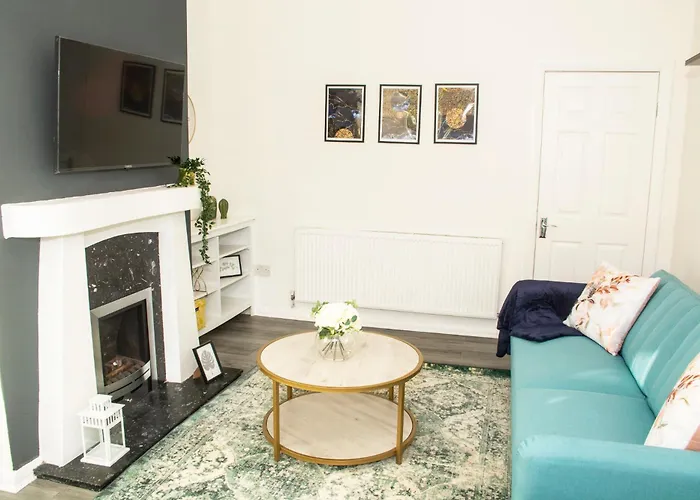 Comfortable 3 Bed House 아파트 맨체스터