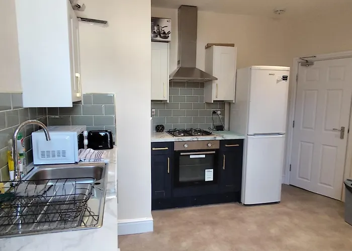 En-suite Double-bedroom In The Heart Of Salford Cr1 Perfect For Short 게스트하우스 *