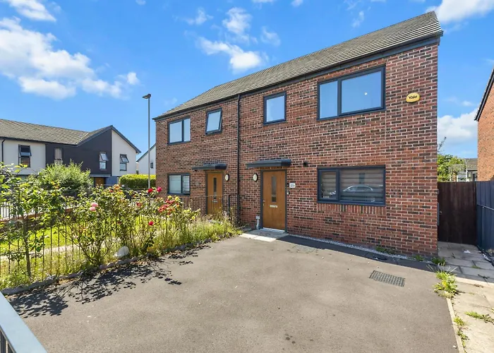 New Large Townhouse 3 Bedrooms 4 Beds And Parking Feriehus