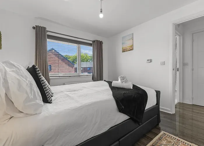 Feriehus New Large Townhouse 3 Bedrooms 4 Beds And Parking Manchester