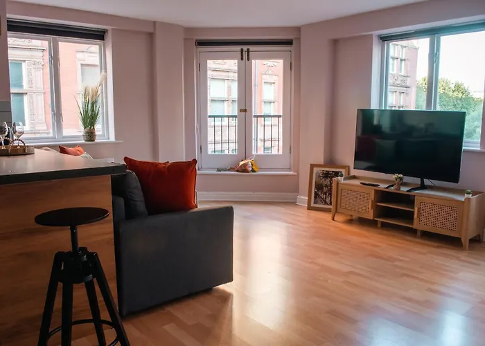 Gem With Stylish 2br Retreat And Free Carpark *