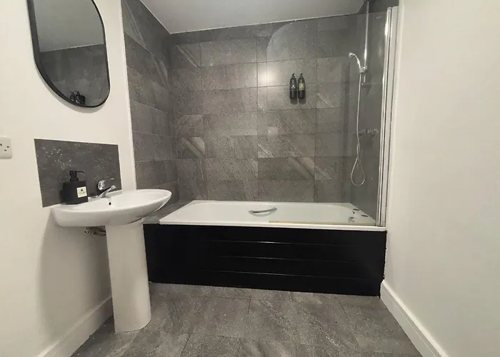 Deluxe Double Parking * Manchester