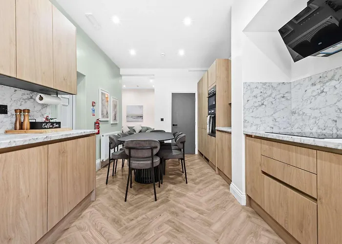 Sleeps 14 The Old Trafford Family Zen By Genesis Living Holiday home Manchester