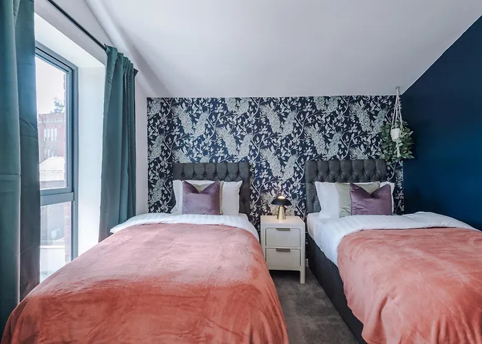 Stunning House By Purestay - 8 Beds With Free Parking Dom wakacyjny