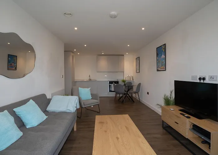 Luxury 2 Bed Penthouse Large Balcony Manchester