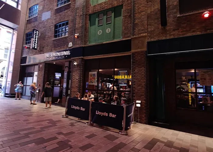 شقة Bee Cosy - Near Train Stations And Shopping Centre With Paid Private Parking, 500mbps Internet And Netflix *