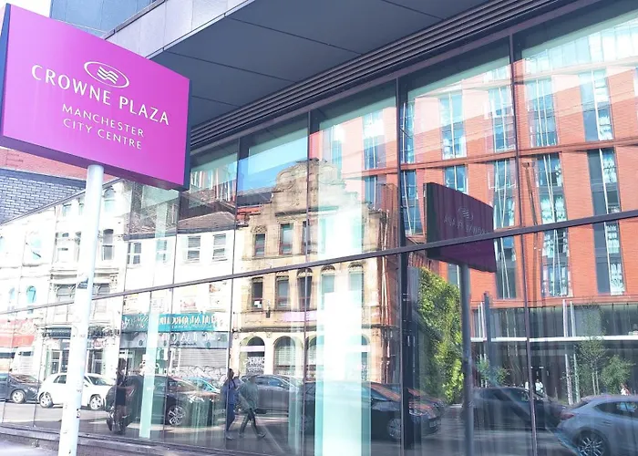 Bee Cosy - Near Train Stations And Shopping Centre With Paid Private Parking, 500mbps Internet And Netflix شقة *