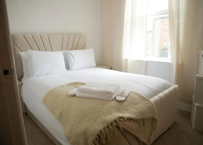 Luxury By Etihad Stadium *