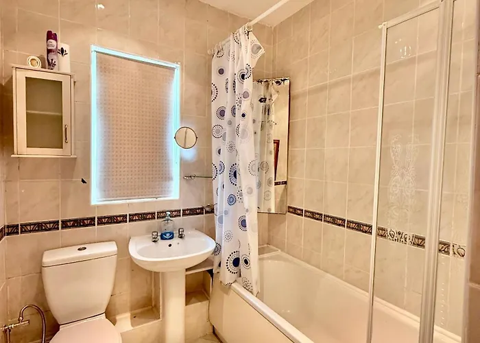 Full With Free Parking In Moss Bank, Crumpsall, 맨체스터