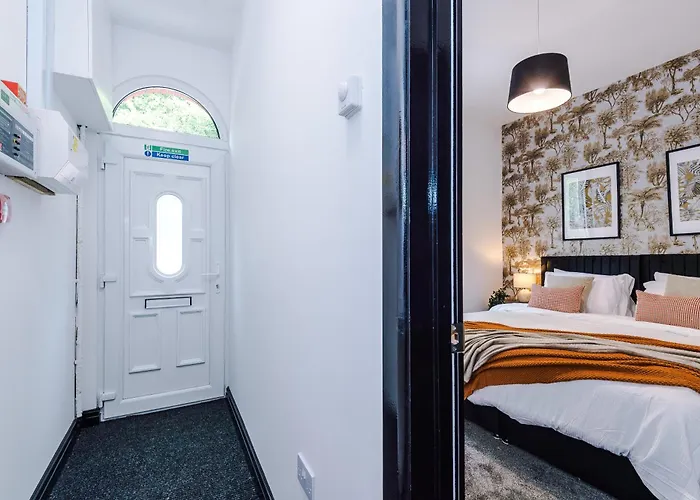 Large 4br House, Sleeps 8, Parking, Full Kitchen, Ideal For Groups, Family, Contractors Tatil Evi *