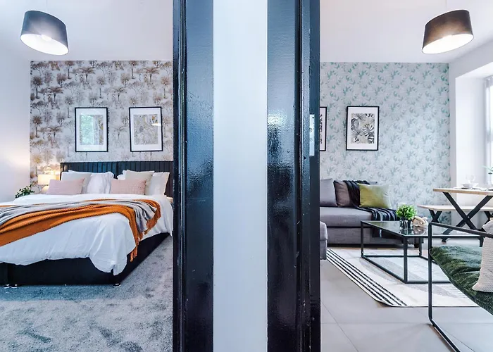 Large 4br House, Sleeps 8, Parking, Full Kitchen, Ideal For Groups, Family, Contractors