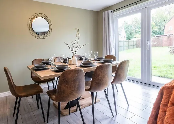 Chic 4bd Abode - Free Parking - Snooker Сasa de vacaciones Mánchester