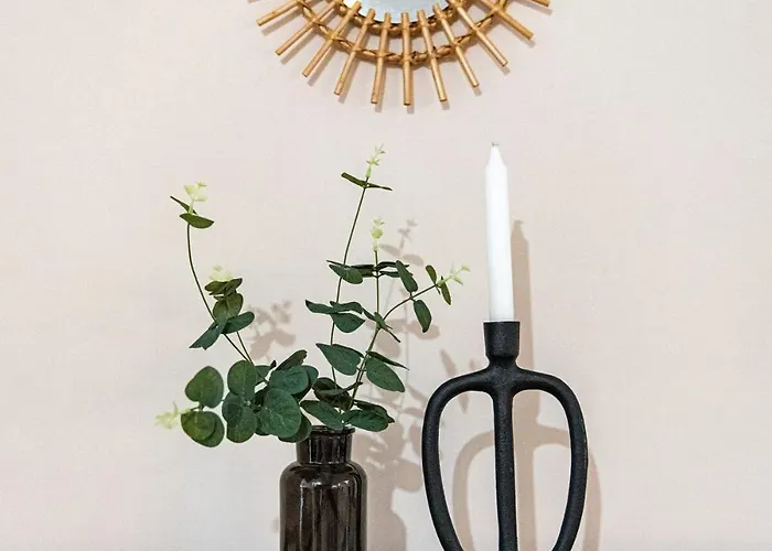 Lägenhet 2 Bedroom Flat By Eccles Station With Communal Rooftop Garden Manchester