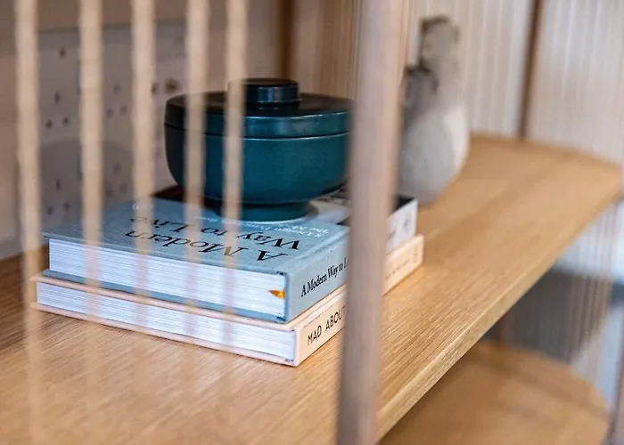 Lägenhet 2 Bedroom Flat By Eccles Station With Communal Rooftop Garden