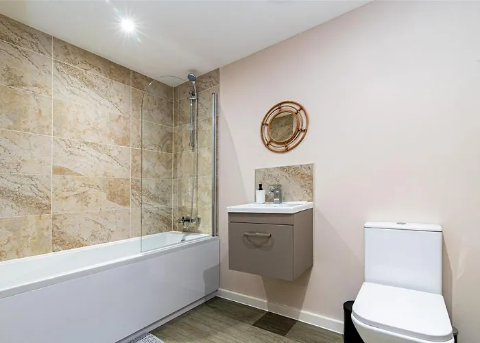 Lägenhet 2 Bedroom Flat By Eccles Station With Communal Rooftop Garden *