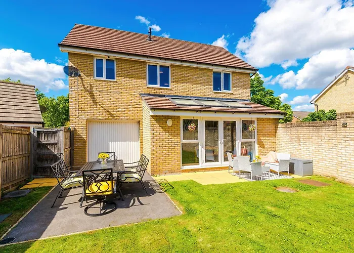 Stunning Riverside 3-bed By 53 Degrees In With Garden & Free Parking! فيلة